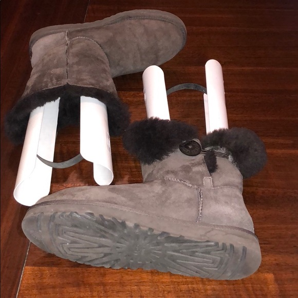 UGG Womens Bailey Button BOOTS 5803 Brown - Picture 6 of 8